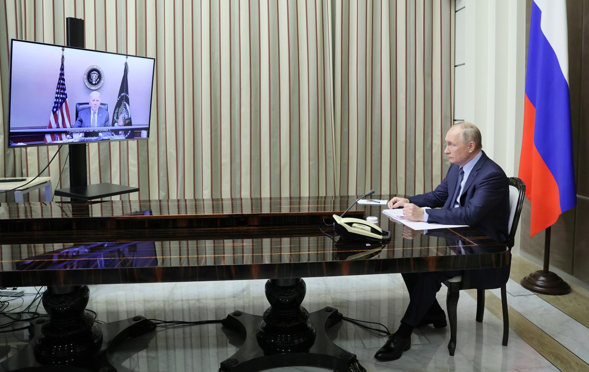 Joe Biden | Putin je vztrajal, da ima Rusija "pravico braniti svojo varnost", ni pa želel izrecno odgovoriti, ali načrtuje invazijo na Ukrajino. | Foto Reuters