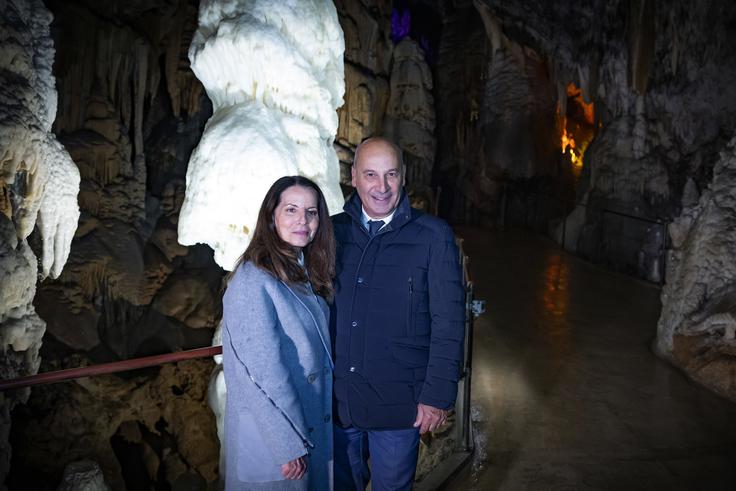 Prvi mož in večinski lastnik družbe Postojnska jama Marjan Batagelj v družbi žene Katja Dolenc Batagelj, izvršne direktorice marketinga v podjetju.   | Foto: Ana Kovač