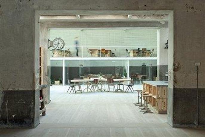 Ko zapuščena garaža postane pisarna