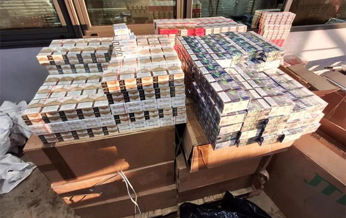 hrvaška cigareti | Na mejnem prehodu Batina odkrili več kot 408 tisoč tihotapljenih cigaret različnih blagovnih znamk. | Foto Carinska uprava Hrvaška
