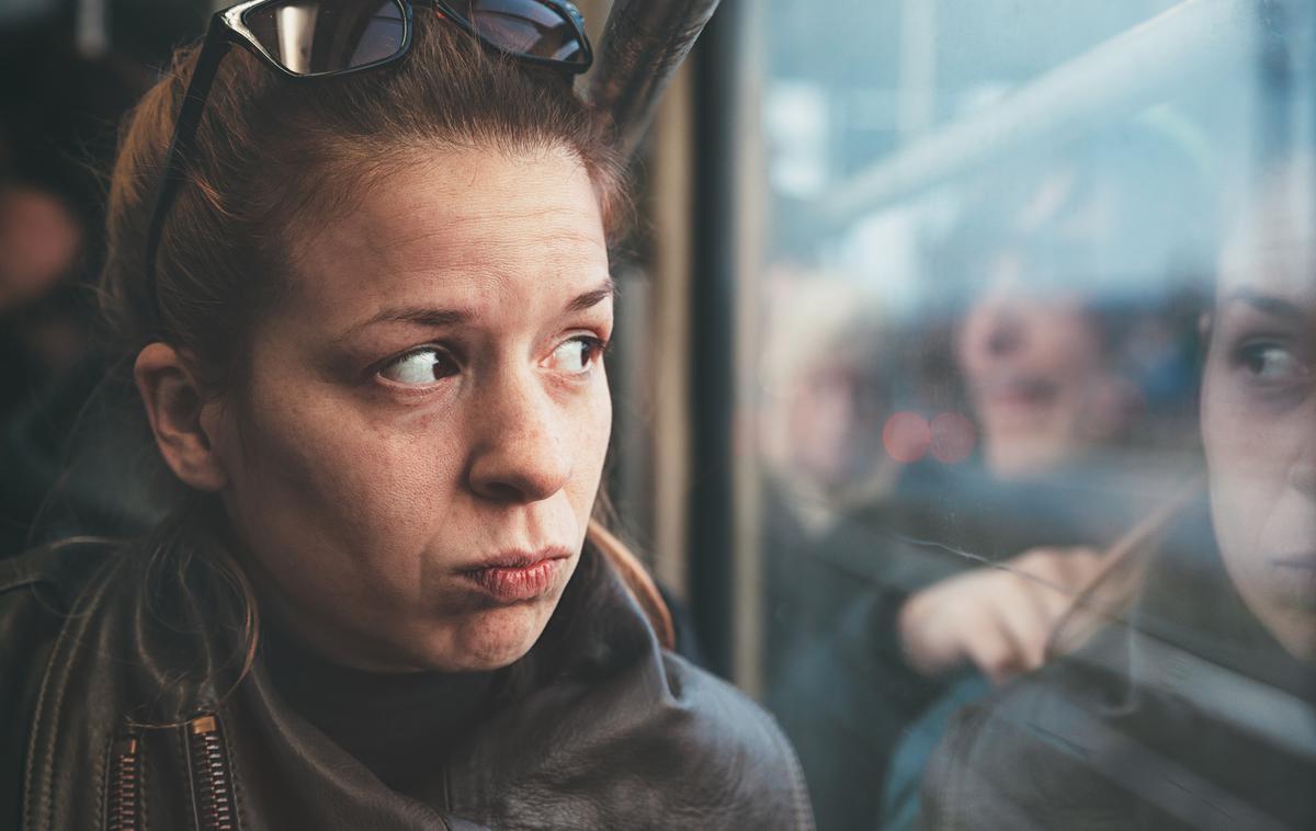 ženska, pogled, okno | Foto Shutterstock