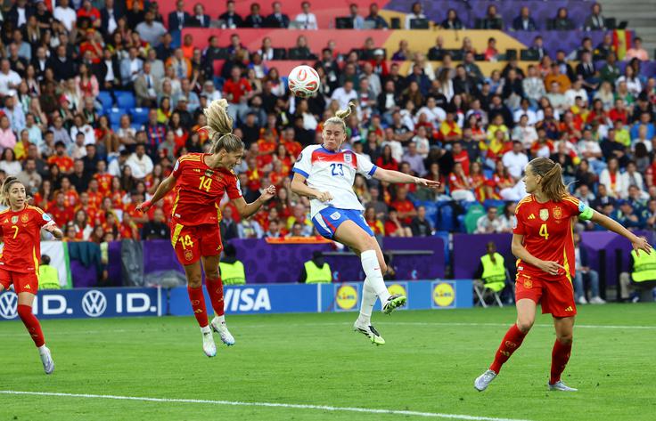 Alessia Russo je zadela za izenačenje na 1:1 in Angležinje so znova izsilile podaljšek. | Foto: Reuters