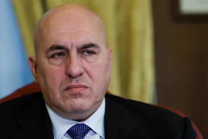 Guido Crosetto | "Vračal se bom, kot je logično, sam, da bi se izognil izpostavljanju drugih dodatnim nevarnostim, ki bi jih lahko doživeli, če bi potovali z mano v trenutnih razmerah," je dejal minister.  | Foto Reuters