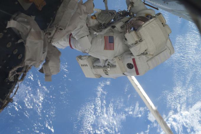 Astronavti so danes ves čas pripeti na Mednarodno vesoljsko postajo, SAFER bi naj uporabili samo v nujnem primeru. Do zdaj ga še ni bilo.  | Foto: Reuters