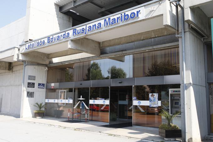 Ko je mariborska občina leta 1998 želela Aerodrom Maribor poslati v stečaj, je država vztrajala, da letališče potrebuje za naloge zagotavljanja varnosti zračne plovbe in obrambe države. | Foto: Marko Vanovšek