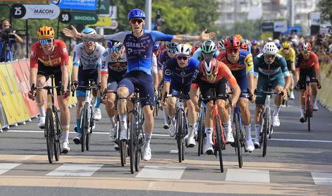 Britanec premagal sprinterske ase, Evenepoel tik pred ciljem na tleh