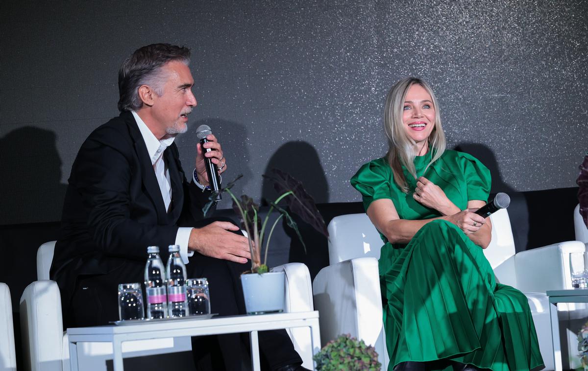 Jan Plestenjak in Katarina Čas | Jan Plestenjak in Katarina Čas sta na festivalu podjetništva govorila o tem, zakaj imata rada svojo domovino. | Foto SBC - Klub slovenskih podjetnikov