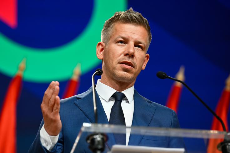 Po eni od zadnjih javnomnenjskih anket zmagovito Tiszo, ki jo vodi Peter Magyar, podpira kar 68 odstotkov madžarskih volivcev. | Foto: Guliverimage