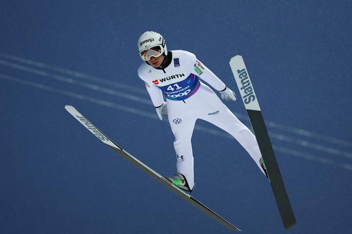 Anže Lanišek | Anžeta Laniška ob 17. uri čaka trening na veliki skakalnici. | Foto Reuters