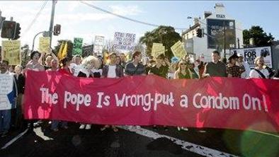 Papež se je opravičil za spolne zlorabe duhovnikov