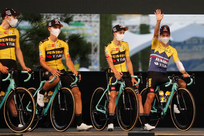 Roglič ima ob sebi kakovostno ekipo kolesarjev. | Foto: Reuters