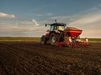 polje zemljišče zemlja njiva traktor