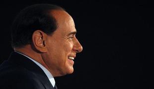 Berlusconi zagrozil, da bo zrušil vlado