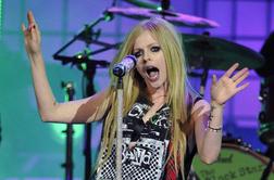 Avril Lavigne se vrača na stara pota