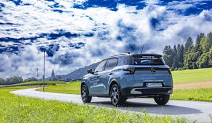Nov družinski SUV s presenetljivo prostornostjo in dostopno ceno