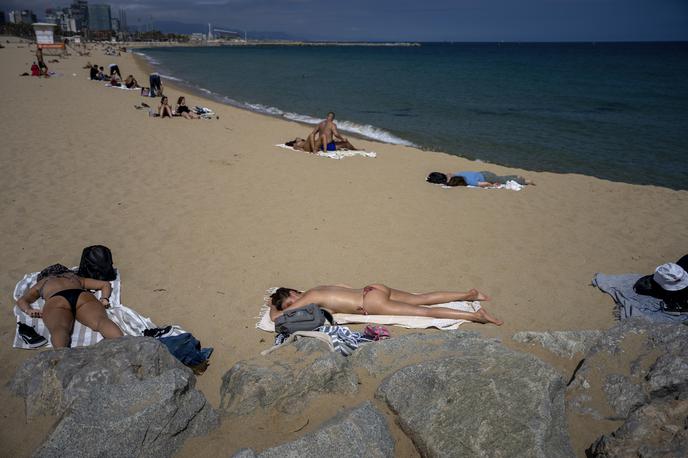 Španija vročina | Vrhunec naj bi vročinski val v državi, ki jo je ponekod prizadela suša, dosegel danes, vroče pa naj bi bilo še v petek.  | Foto Guliverimage
