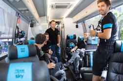 Na obisku pri ekipi Sky: kaj vse se skriva v ekipnem avtobusu (foto)