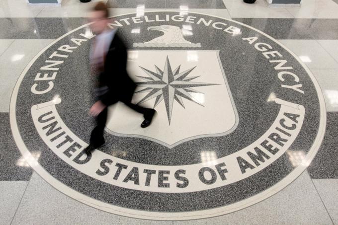 Ameriška obveščevalna agencija CIA je v 90. letih prejšnjega stoletja po tem, ko so Nemci želeli izstopiti, postala edini lastnik švicarske družbe Crypto AG. | Foto: Reuters