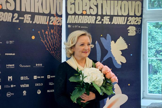 Nataša Barbara Gračner | Borštnikov prstan si je nadela prvakinja SNG Drama Ljubljana Nataša Barbara Gračner. | Foto STA