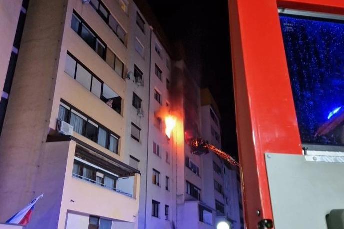 Požar v stanovanju, Maribor | Pri požaru so posredovali gasilci JZ GB Maribor in PGD Radvanje. | Foto PGD Radvanje/FB