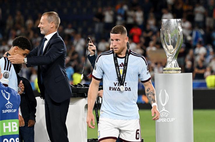 Aston Villa ostaja pri eni superpokalni lovoriki. Osvojila jo je leta 1982. | Foto: Reuters