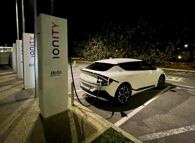 Ionity nudi najmočnejše polnilnice, a zelo redki avtomobili lahko to moč tudi izkoristijo.  | Foto: Gregor Pavšič