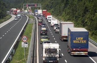 Podizvajalci začenjajo s kampanjo pritiska