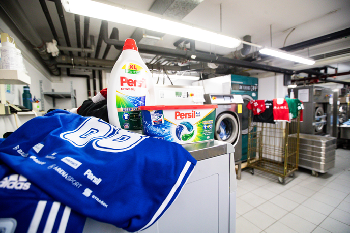 Picture1_Persil | Žurnal24 poroča, da jih je bralka obvestila, da na Sparovih policah ni več moč najti praška Persil.  | Foto Henkel