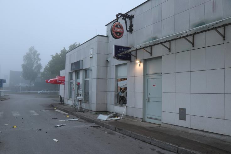 Tarča so bili bankomati različnih bank in tipov. | Foto: PU Koper