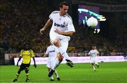 Metzelder spet k Schalkeju 04