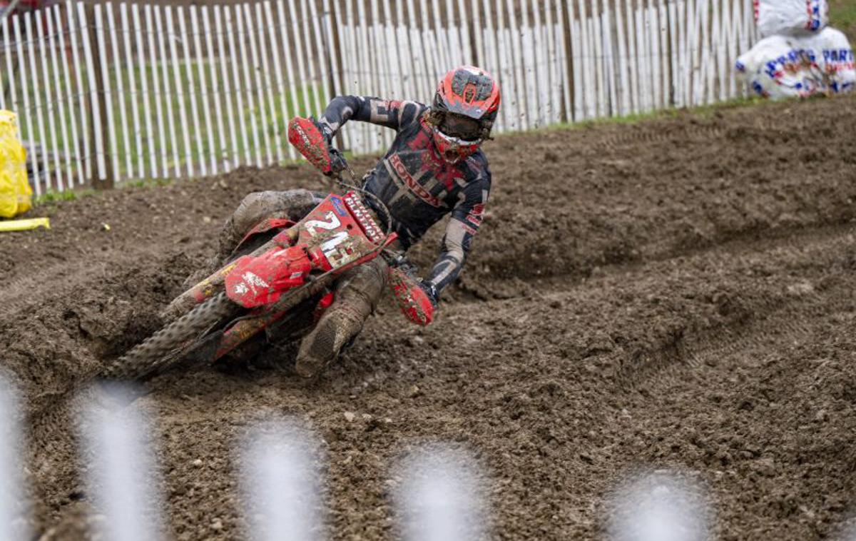 Tim Gajser Francija Honda | Saint Jean d'Angely je bil v soboto deževen in blaten, Tim Gajser je kvalifikacije končal na drugem mestu. | Foto Honda Racing/ShotbyBavo