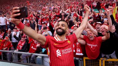 Liverpool slavil že pred tekmo, s petardo potrdil 20. zvezdico