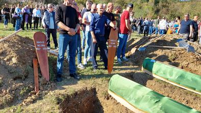 V Jablanici pokopali 19 žrtev poplav in plazov