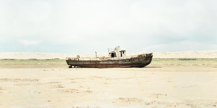 Na fotografski razstavi Ground and Cement bodo na ogled dela več kot 60 avtorjev in avtoric, ki obravnavajo zapleten odnos med človekom in naravo. | Foto: Francesco Jodice