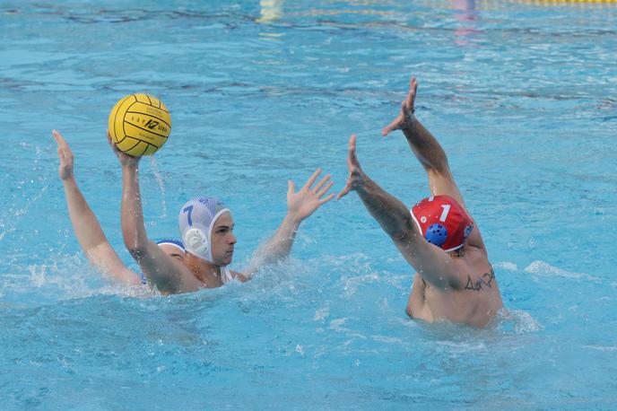 Nace Štromajer, vaterpolo Slovenija | Nace Štromajer je po prvi sezoni v Španij že prevzel vlogo nosilca v članski državni reprezentanci, njegov debi v rednem delu lige prvakov pa je le še vprašanje časa. | Foto Gorazd Kavčič/www.rezultat.si