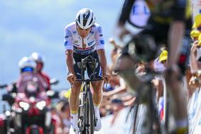 Evenepoel razkril ozadje odmevnega odstopa s Toura: Bolan in z zlomljenim rebrom #video