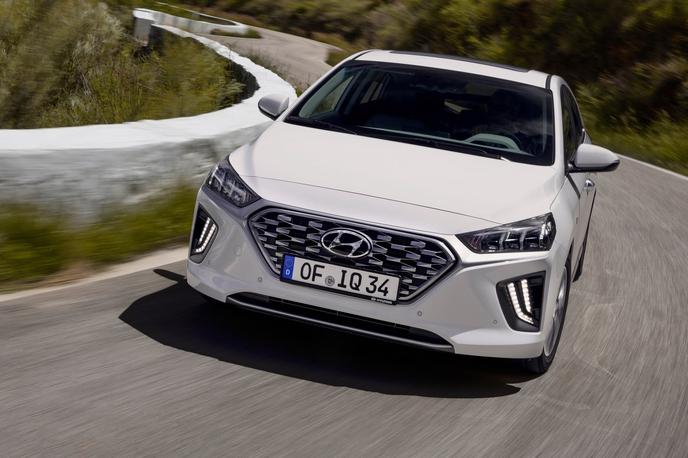 hyundai ioniq prenova |  Z dodatnimi 36 odstotki energijske kapacitete je zdaj doseg z enim polnjenjem (po standardu WLTP) povečan na 294 kilometrov. | Foto Hyundai