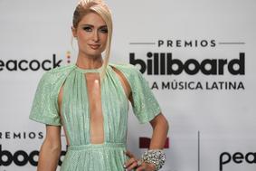 Paris Hilton znova presenetila z novico, da je postala mama