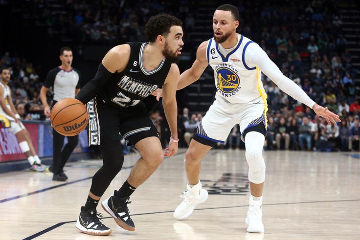 Tyus Jones je bil z 22 točkami in z 11 podajami prvi mož ob zmagi Memphisa nad prvaki. | Foto: Guliverimage/Vladimir Fedorenko