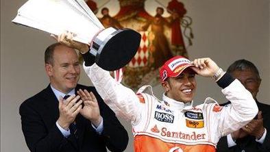 Hamilton najspretnejši v zmedi Monte Carla 