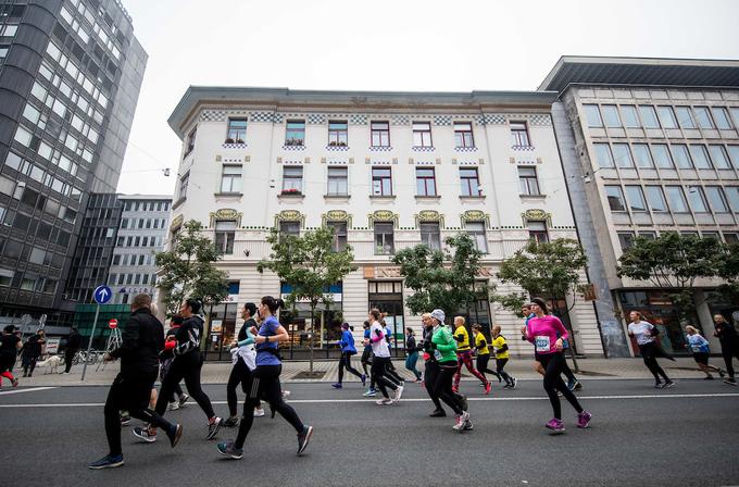 Na jubilejni 25. izvedbi ljubljanskega maratona je teklo nekaj več kot štiri tisoč tekačev.  | Foto: Vid Ponikvar