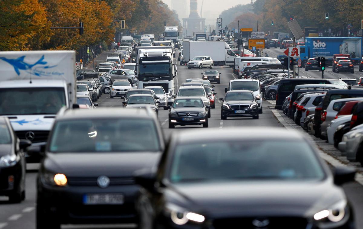 dizel Nemčija | Uredba med drugim vključuje tudi metodologijo za ocenjevanje in poročanje o izpustih ogljikovega dioksida v celotnem življenjskem ciklu avtomobilov in lahkih gospodarskih vozil. | Foto Reuters