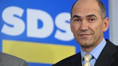 Janša: Hribarjeva brani Golobiča z lažjo