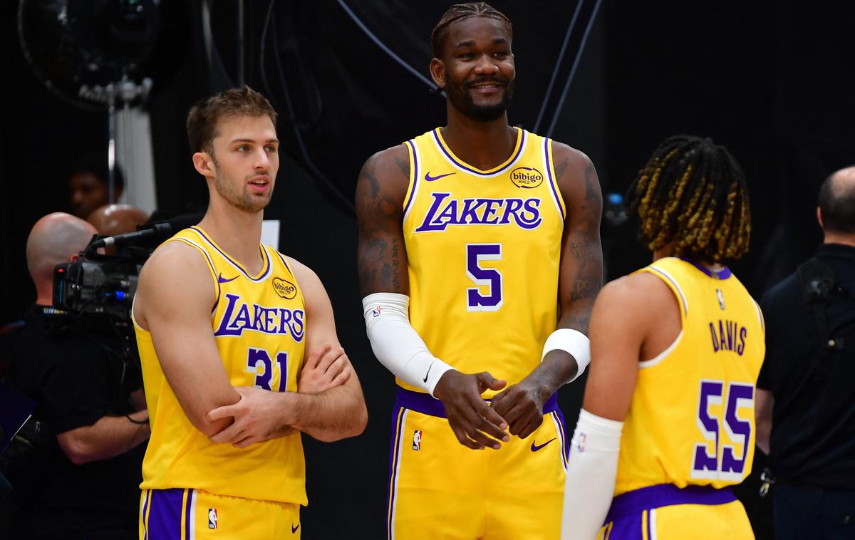 Deandre Ayton Lakers | DeAndre Ayton je Dončića podprl tudi ob podpisu nove pogodbe v začetku avgusta. | Foto Reuters