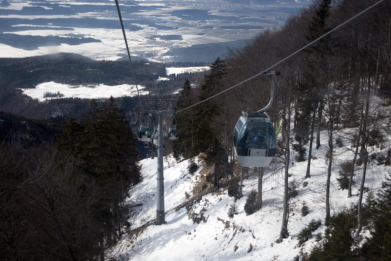 Nesreča gondole v francoskih Alpah terjala 23 poškodovanih