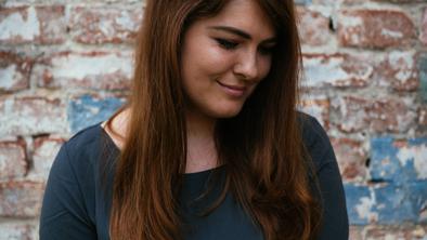 Slovenka, ki tujcem v Grčiji organizira sanjske poroke