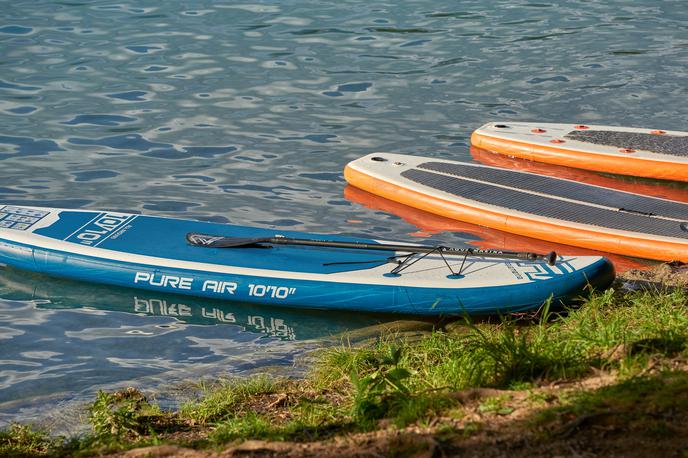 Supanje, Bled | Medtem ko supov na Blejskem jezeru ne nameravajo prepovedati, ne bo dovoljeno, da jih obiskovalci puščajo na plavajočih napravah ob Blejskem otoku, kjer bodo lahko pristajali le leseni čolni na vesla. | Foto Shutterstock