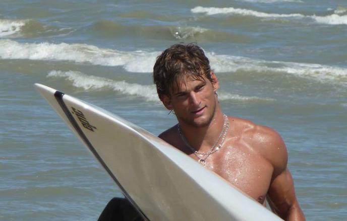 Kaj je bil razlog, da je tako mlad zapustil Slovenijo? #video