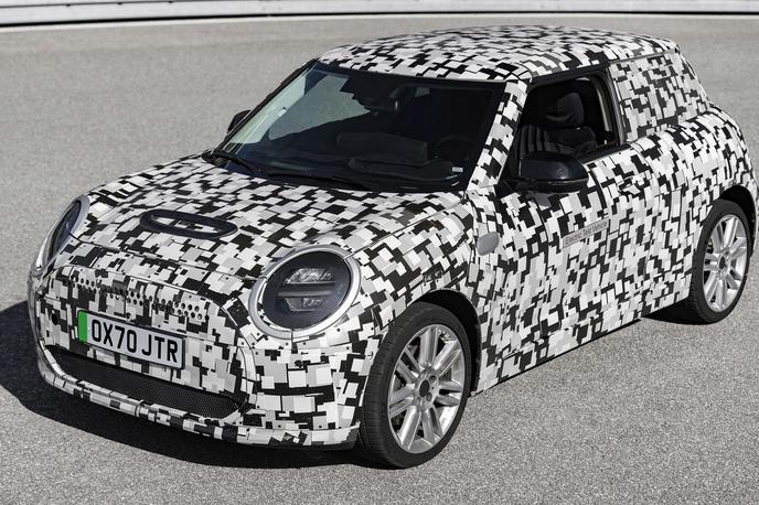 Mini cooper electric | Mini se že pripravlja na razkritje nove generacije trivratnega cooperja, ki bo na ceste zapeljal leta 2023. | Foto MINI