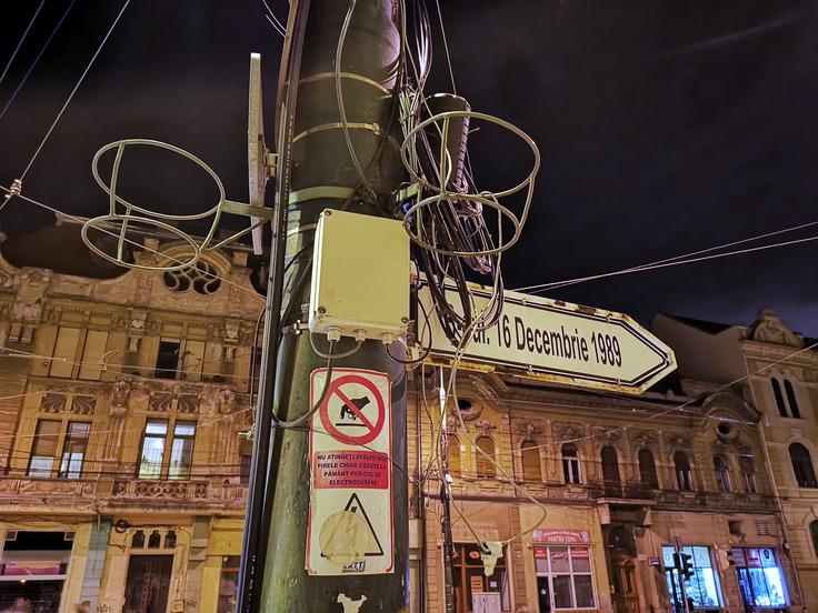 Ulica 16. decembra 1989 v Temišvari. Na ta dan se je v tem mestu začela romunska revolucija, ki je naposled odnesla dolgoletnega diktatorja Nicolaea Ceausescuja. | Foto: Gregor Pavšič